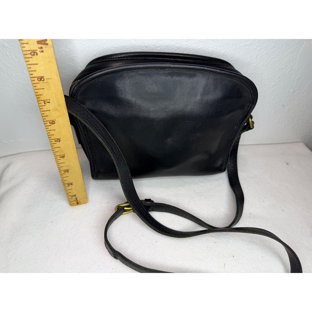 Vintage Coach Black Leather Crossbody Bag Brass Zip Pocket USA Women's Purse - Picture 6 of 13